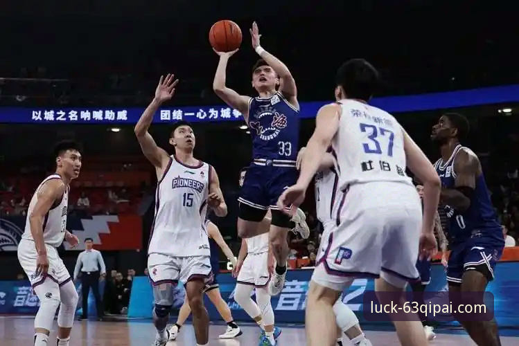 团队协作vs个人英雄主义：从上海男篮12连胜看竞技游戏的制胜法则